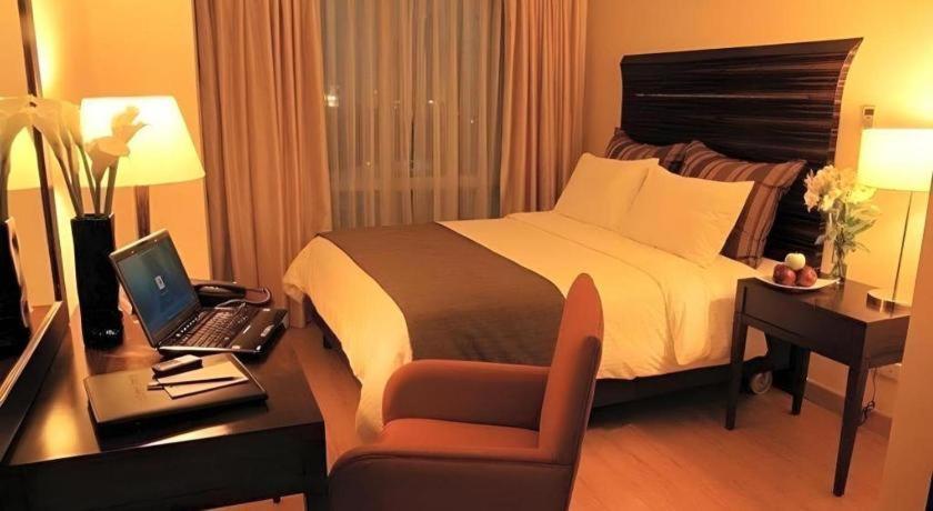 Lancaster Hotel Manila Mandaluyong Exterior photo